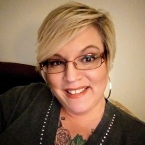 Meet your Posher, Kasey